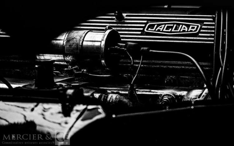 CADRE PHOTOGRAPHIE AUTOMOBILE – JAGUAR MOTEUR  30