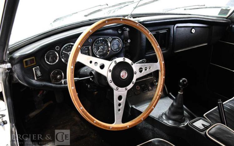 MG MGB BLANC 422BEC75