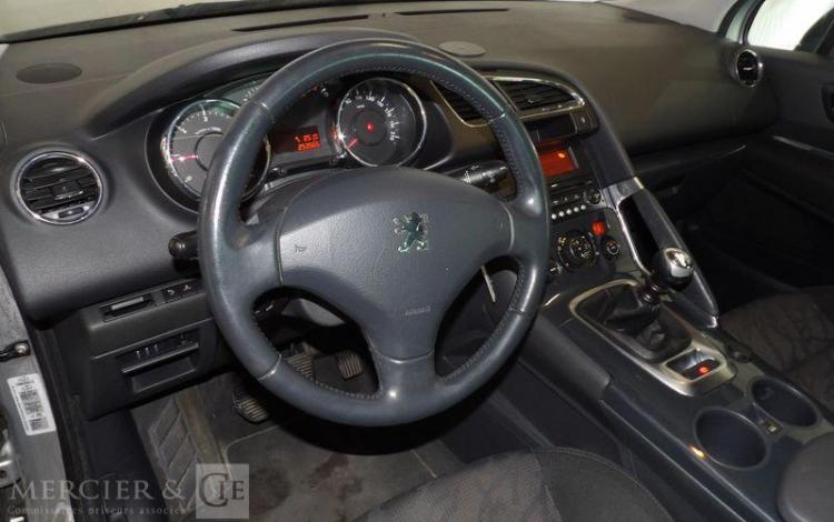 PEUGEOT 3008  AE-200-MW