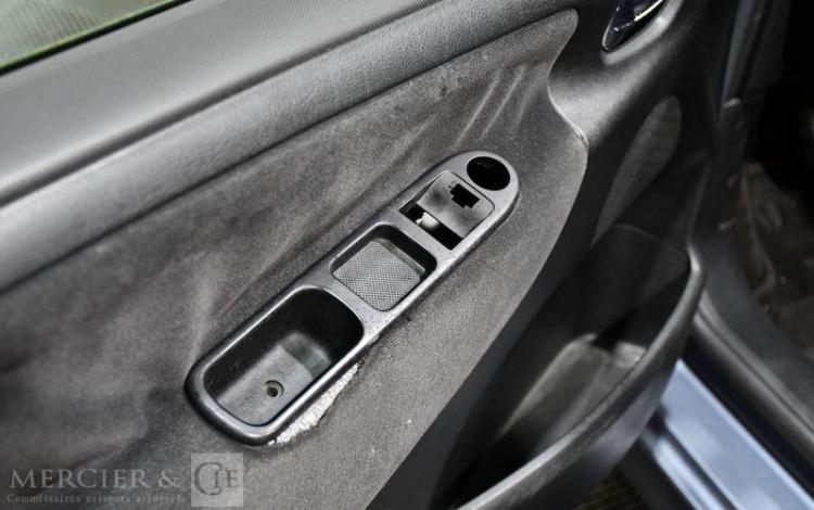 PEUGEOT 207 1.4 HDI 70CH URBAN GRIS AE-251-QR