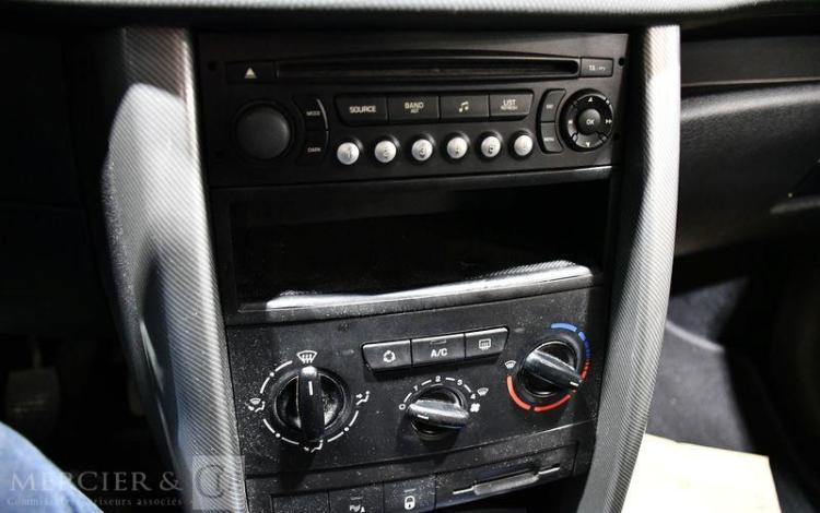 PEUGEOT 207 1.4 HDI 70CH URBAN GRIS AE-251-QR