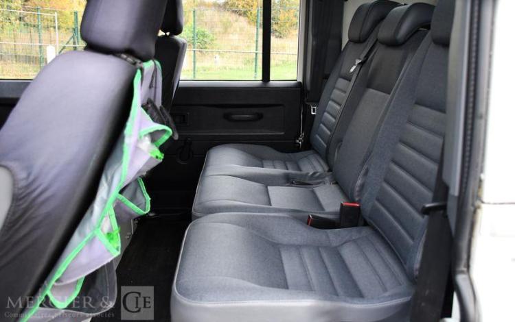 LAND ROVER DEFENDER SW 110 2.4 TD4 120 SE 4WD BLANC AN-188-GN