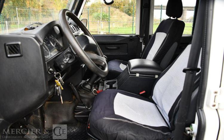 LAND ROVER DEFENDER SW 110 2.4 TD4 120 SE 4WD BLANC AN-188-GN