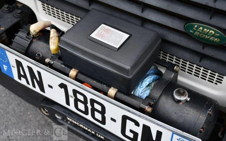 LAND ROVER DEFENDER SW 110 2.4 TD4 120 SE 4WD BLANC AN-188-GN