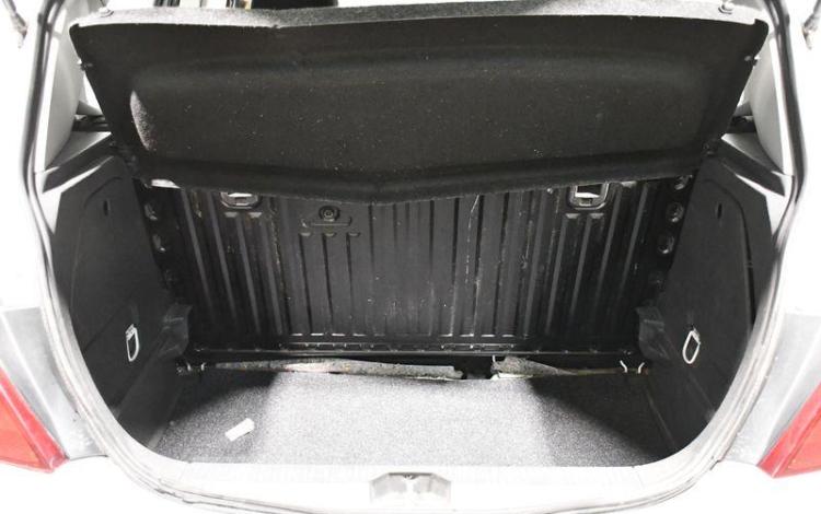 OPEL CORSA 1,2 TWINSPORT 80 ESSENTIA BLANC AN-943-AV