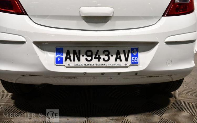 OPEL CORSA 1,2 TWINSPORT 80 ESSENTIA BLANC AN-943-AV