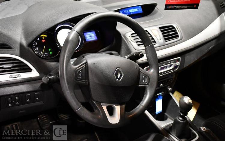 RENAULT MEGANE COUPE 1.9 DCI 130CH DYNAMIQUE GRIS AR-552-DH