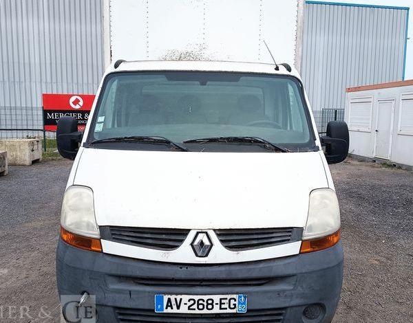 RENAULT MASTER 2 PHASE 3 2,5 DCI 100 CV AVEC CAISSE 20M3  – DIESEL – 139767 KMS BLANC AV-268-EG