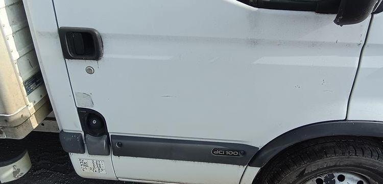 RENAULT MASTER 2 PHASE 3 2,5 DCI 100 CV AVEC CAISSE 20M3  – DIESEL – 139767 KMS BLANC AV-268-EG