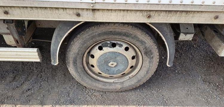 RENAULT MASTER 2 PHASE 3 2,5 DCI 100 CV AVEC CAISSE 20M3  – DIESEL – 139767 KMS BLANC AV-268-EG