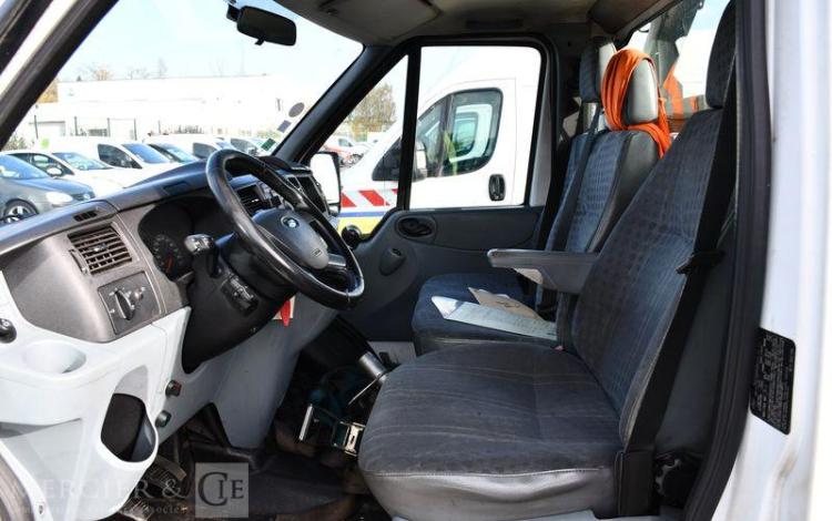 FORD TRANSIT PORTE VOITURE 2,4 BLANC AW-933-YB