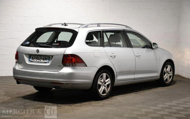 VOLKSWAGEN GOLF SW 1,6 TDI 105 FAP CONFORTLINE GRIS AZ-840-KM