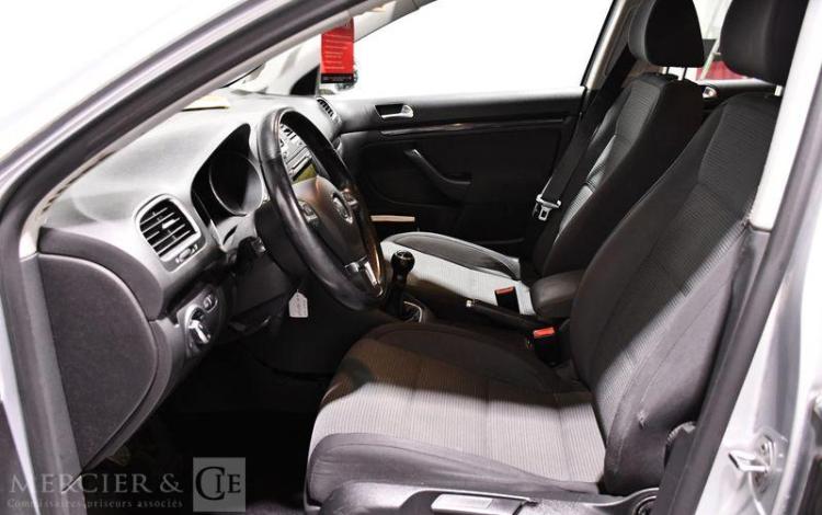 VOLKSWAGEN GOLF SW 1,6 TDI 105 FAP CONFORTLINE GRIS AZ-840-KM