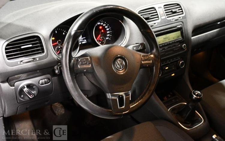 VOLKSWAGEN GOLF SW 1,6 TDI 105 FAP CONFORTLINE GRIS AZ-840-KM