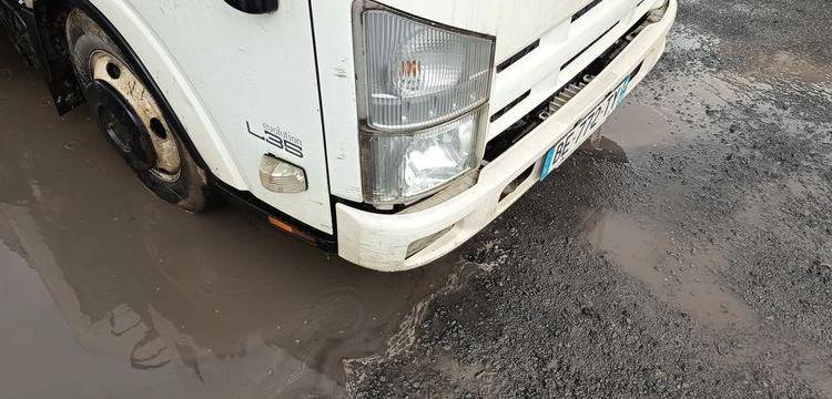 ISUZU SERIE N BLANC BE-772-TY