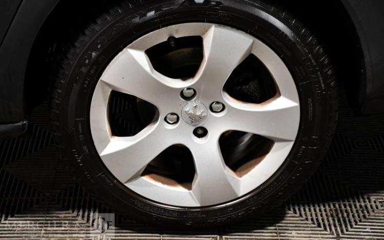 PEUGEOT 3008 1,6 HDI 110 PREMIUM GRIS BL-027-WT