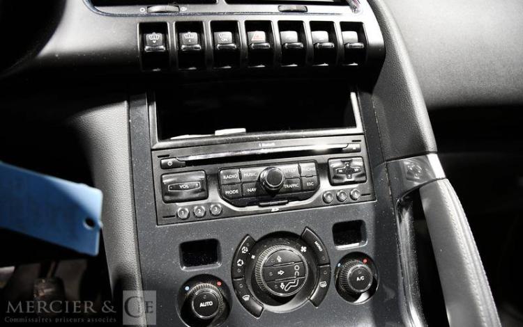 PEUGEOT 3008 1,6 HDI 110 PREMIUM GRIS BL-027-WT
