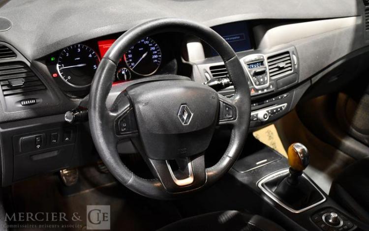 RENAULT LAGUNA ESTATE 1.5 DCI 110CH PRIVILEGE GRIS BP-606-JD