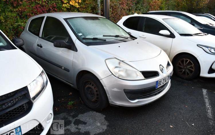 RENAULT CLIO DERIV VP – POUR PIECES SANS CARTE GRISE GRIS BX-214-TP