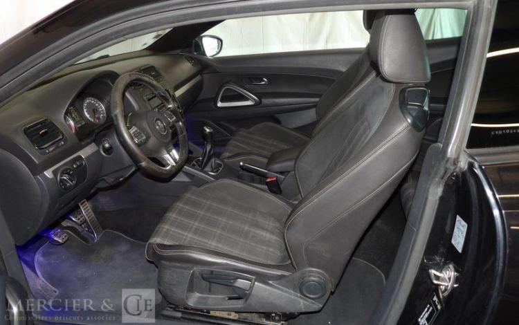 VOLKSWAGEN SCIROCCO NOIR CA-338-KP