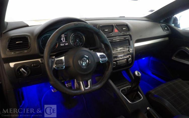VOLKSWAGEN SCIROCCO NOIR CA-338-KP