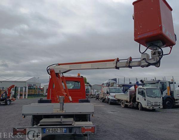 IVECO V35S11 AVEC NACELLE INF 15M  CB-682-TE