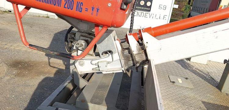 IVECO V35S11 AVEC NACELLE INF 15M  CB-682-TE