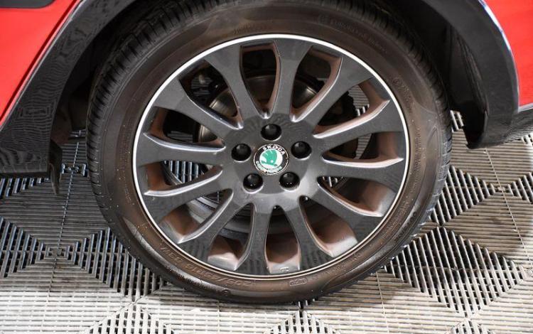 SKODA FABIA 1,6 TDI 105 MONTE CARLO ROUGE CF-335-VT