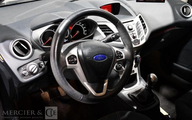 FORD FIESTA 1.6 TDCI 95CH TITANIUM NOIR CG-670-QX