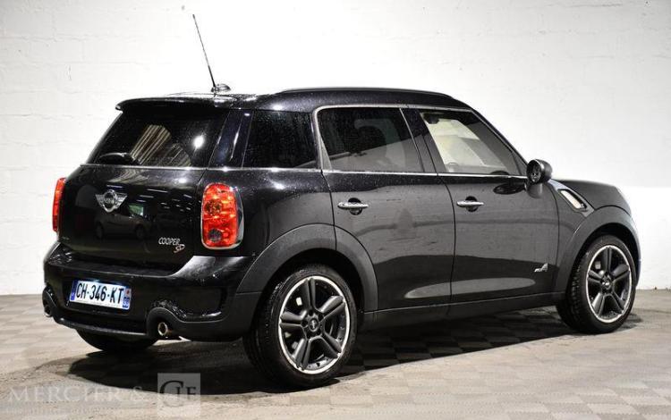 MINI COUNTRYMAN 2.0 SD 145 COOPER ALL4 NOIR CH-346-KT