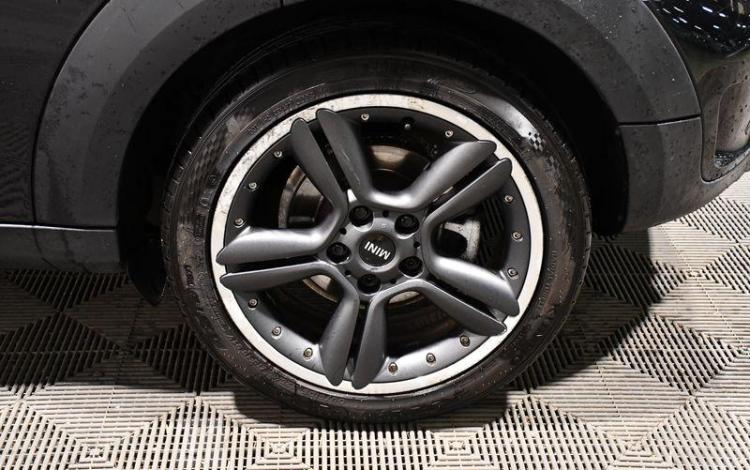 MINI COUNTRYMAN 2.0 SD 145 COOPER ALL4 NOIR CH-346-KT