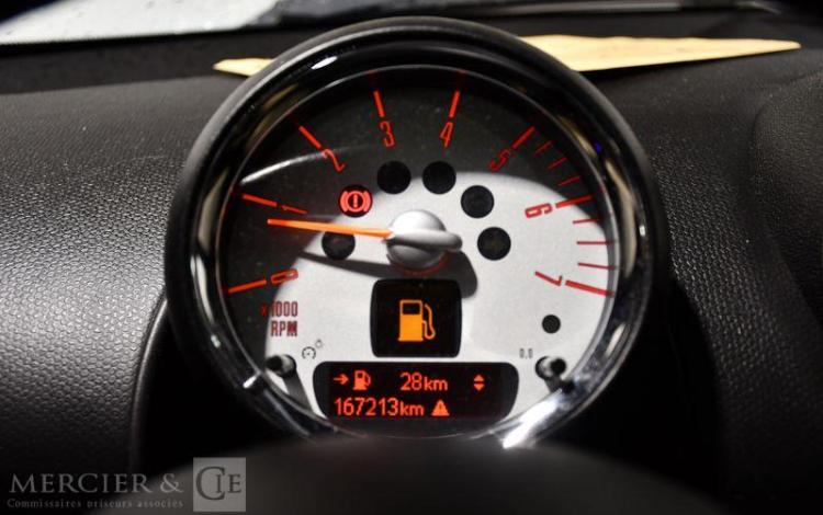 MINI COUNTRYMAN 2.0 SD 145 COOPER ALL4 NOIR CH-346-KT