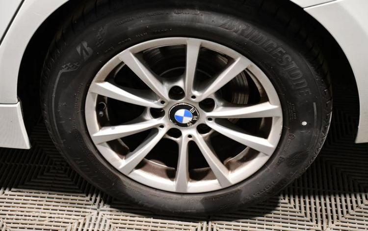 BMW SERIE 3 TOURING 2,0 318D 145 LOUNGE BVA BLANC CP-441-KB