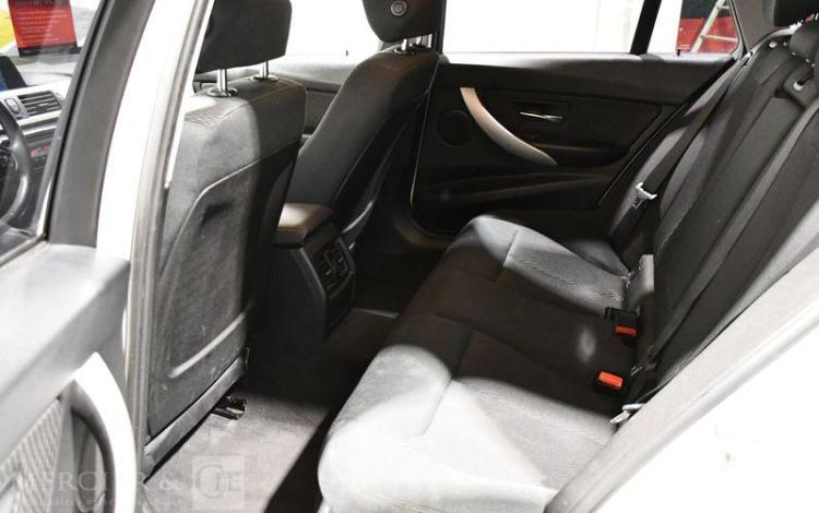 BMW SERIE 3 TOURING 2,0 318D 145 LOUNGE BVA BLANC CP-441-KB