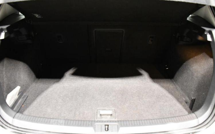 VOLKSWAGEN GOLF BREAK 1,6 TDI 105 BLUEMOTION BUSINESS CONFORT LINE GRIS CT-377-NR