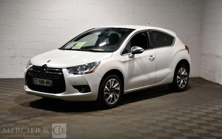CITROEN DS4 BLUEHDI110  SO CHIC BLANC CT-596-MV