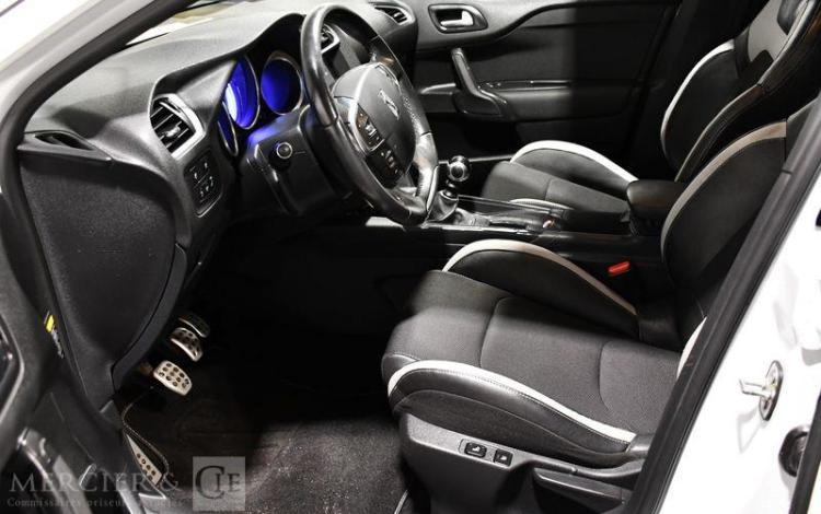 CITROEN DS4 BLUEHDI110  SO CHIC BLANC CT-596-MV