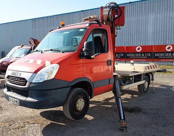 IVECO DAILY 35S11  AVEC NACELLE MULTITEL MT222AS –  22M – 5060 HEURES – 90553 KMS ROUGE CX-549-MC