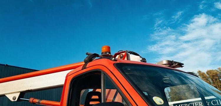 IVECO DAILY 35S11  AVEC NACELLE MULTITEL MT222AS –  22M – 5060 HEURES – 90553 KMS ROUGE CX-549-MC