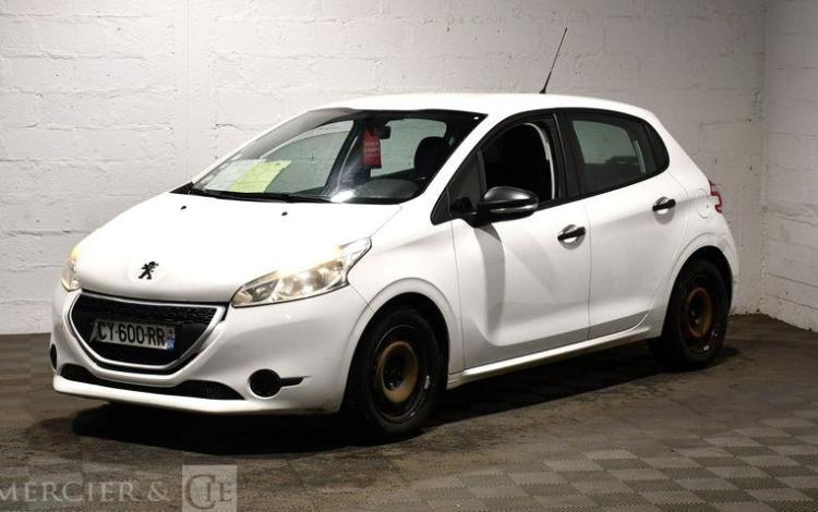 PEUGEOT 208 BLANC CY-600-RR