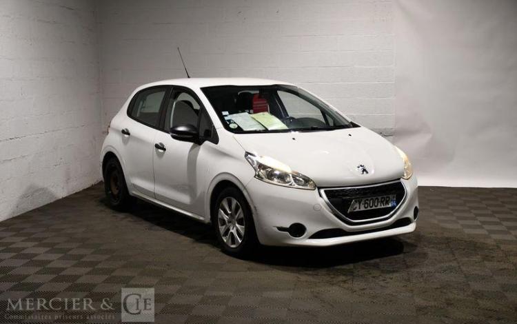 PEUGEOT 208 BLANC CY-600-RR
