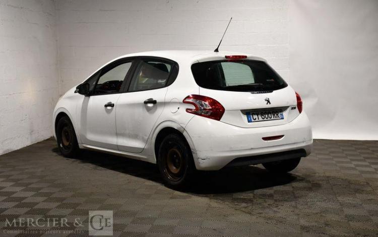 PEUGEOT 208 BLANC CY-600-RR