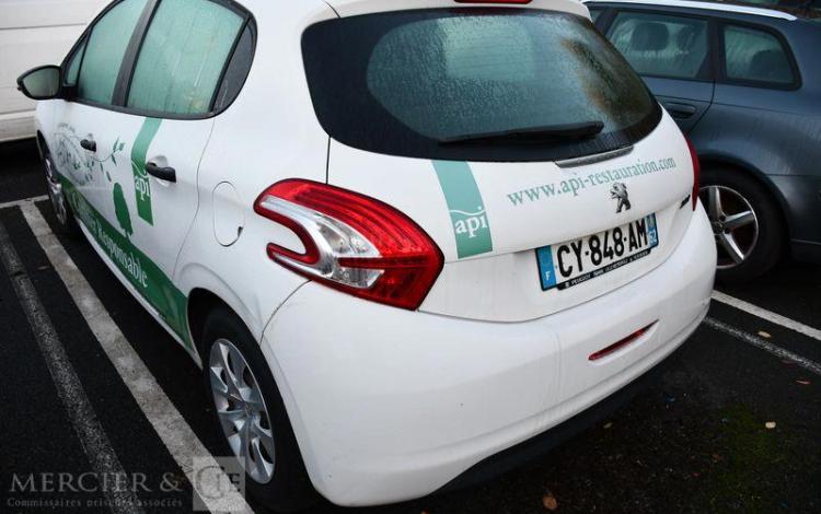 PEUGEOT 208  CY-848-AM