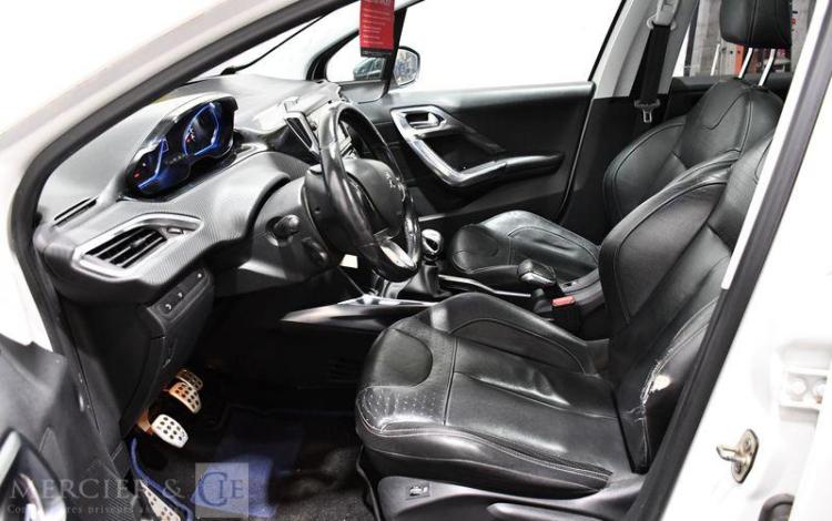 PEUGEOT 2008 1,6 E-HDI 115 FELIN BLANC CZ-431-YS