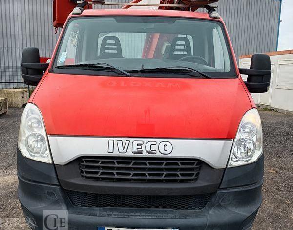 IVECO DAILY 35S11 AVEC NACELLE MULTITEL 160 ALU/DS 16M – 5537 HEURES – 131066 KMS ROUGE DA-510-PB