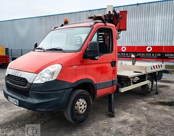 IVECO DAILY 35S11 AVEC NACELLE MULTITEL 160 ALU/DS 16M – 5537 HEURES – 131066 KMS ROUGE DA-510-PB