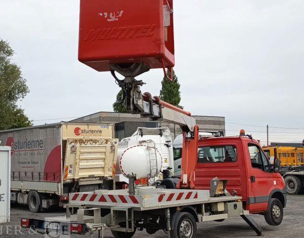 IVECO DAILY 35S11 AVEC NACELLE MULTITEL 160 ALU/DS 16M – 5537 HEURES – 131066 KMS ROUGE DA-510-PB