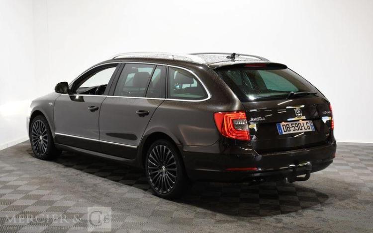 SKODA SUPERB 4X4 NOIR DB-590-LG