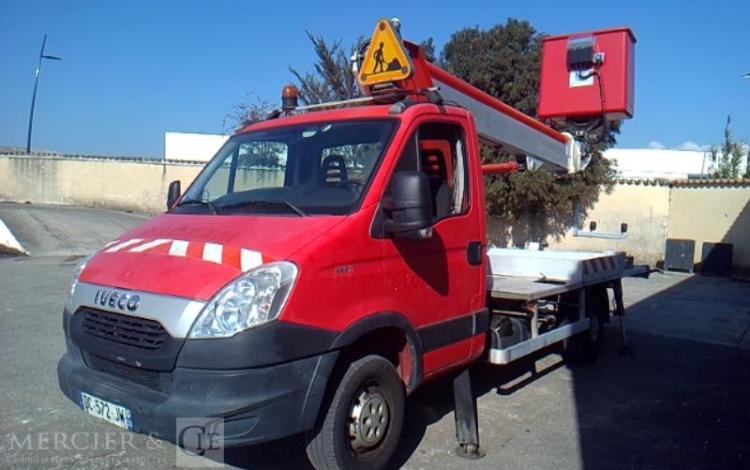 IVECO 35S AVEC NACELLE 20M  DC-572-JW