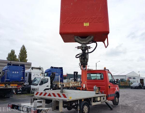 IVECO 35S AVEC NACELLE 16M  – NON ROULANT -TREUIL  DD-705-AF